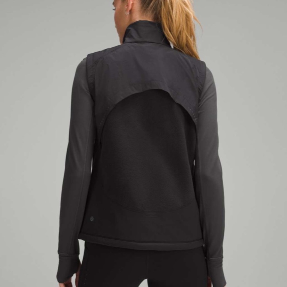 🆕WT! Lululemon Fleece-Lined Running Vest in Black • Woman’s Size 6 - Picture 2 of 10